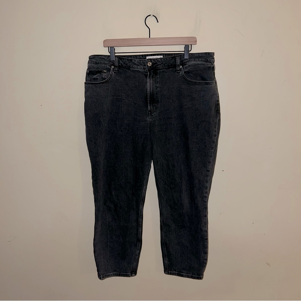 ABERCROMBIE AND FITCH curve love high rise The Mom 33/16